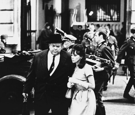 「パリは燃えているか」