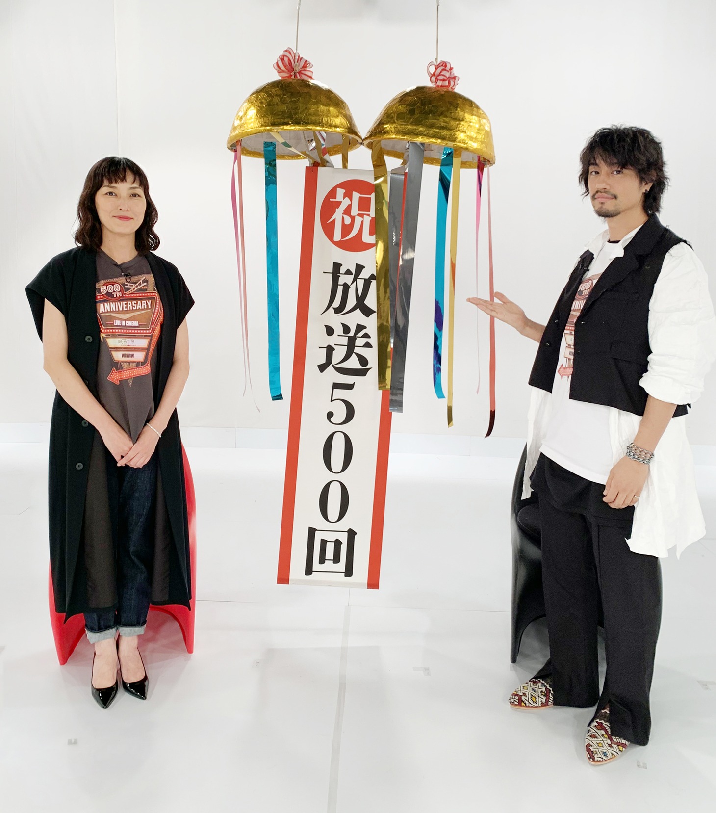 左から板谷由夏、斎藤工。