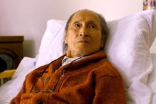 「リング・ワンダリング」より、品川徹。