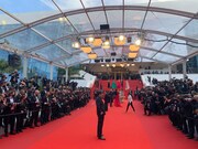 細田守（中央）