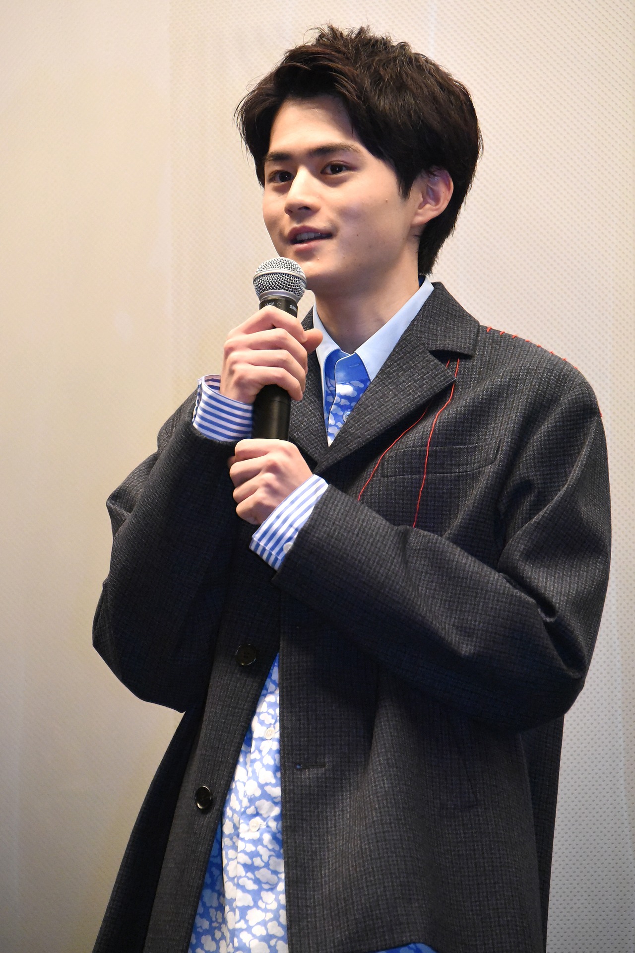 鈴鹿央士