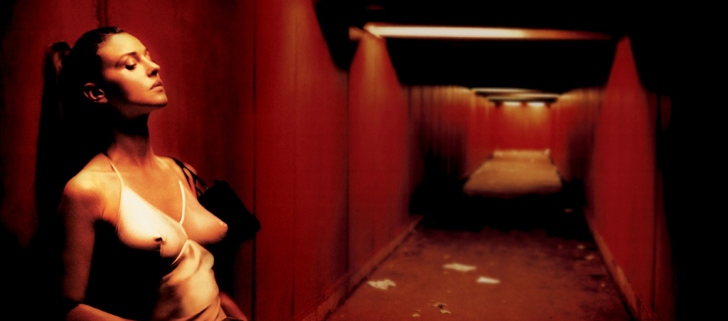 「アレックス STRAIGHT CUT」Photographer : EMILY DE LA HOSSERAY