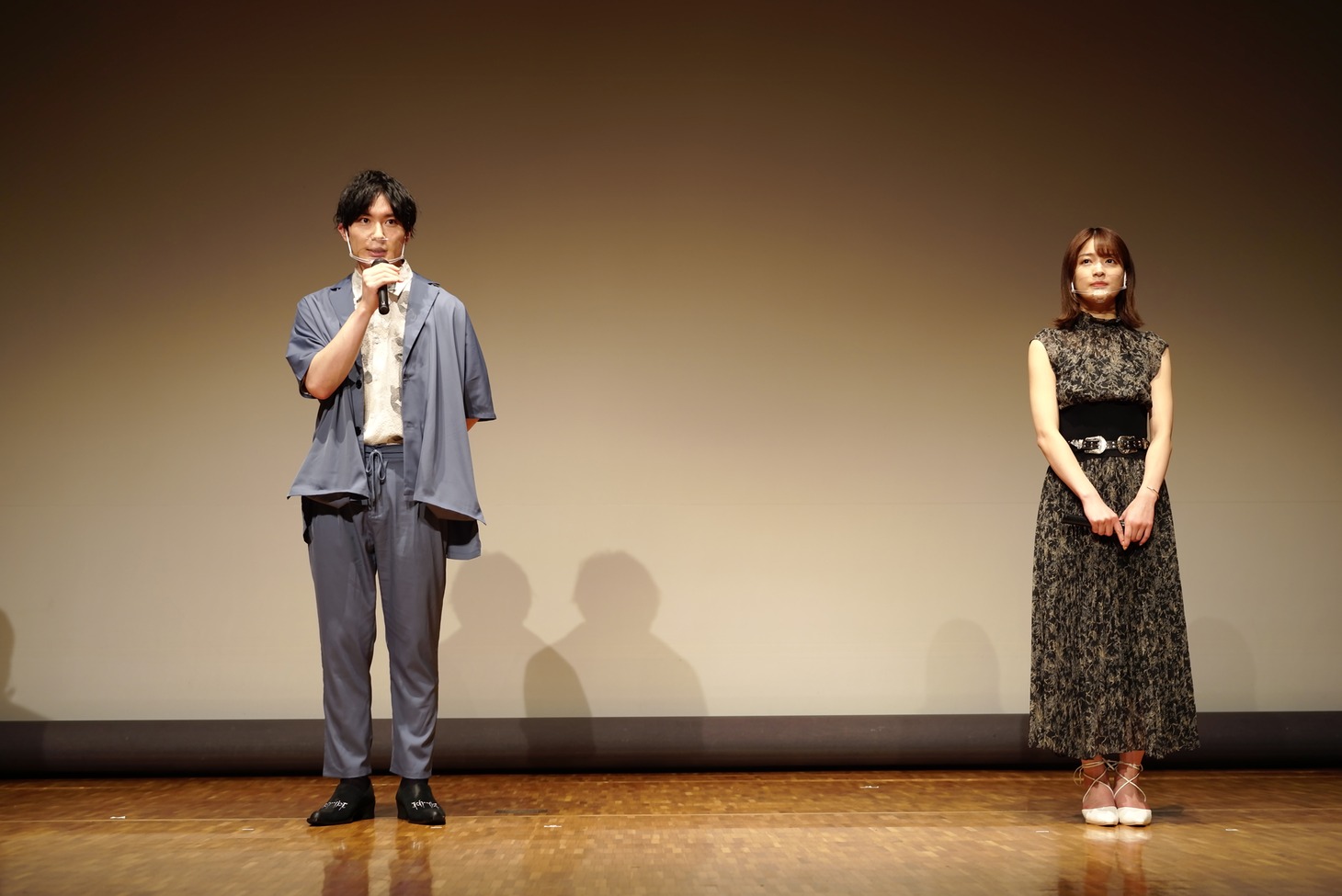 左から日向野祥、織田奈那。