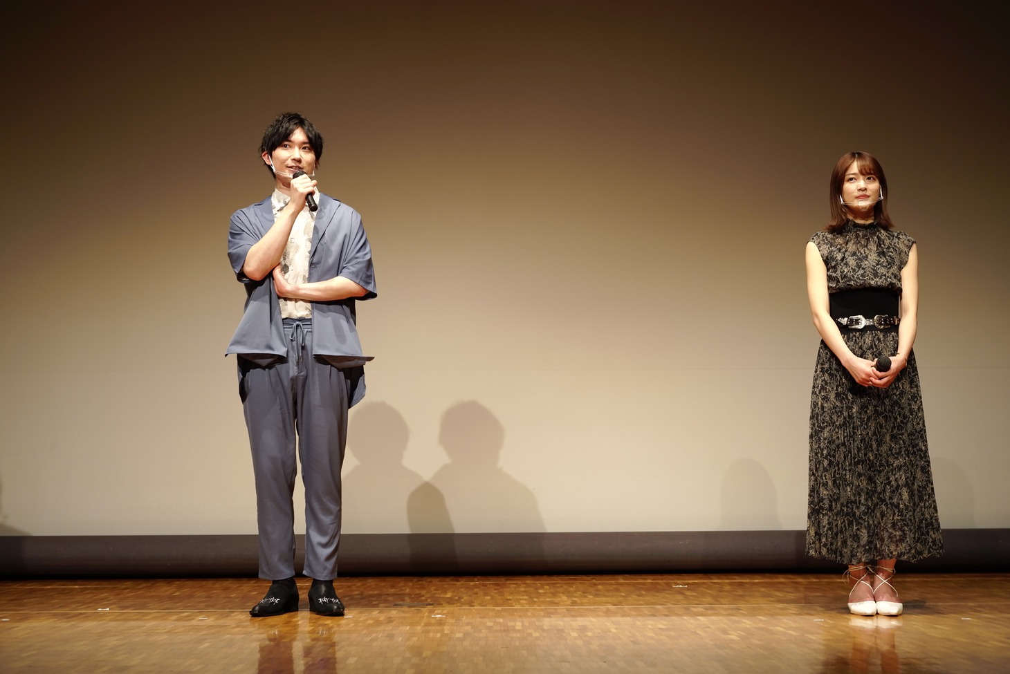 左から日向野祥、織田奈那。