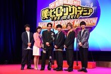 「僕のヒーローアカデミア THE MOVIE ワールド ヒーローズ ミッション」ワールドファンミーティングの様子。左から中井和哉、林原めぐみ、吉沢亮、山下大輝、岡本信彦、梶裕貴。