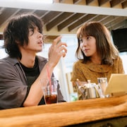 「劇場」WOWOWでTV初放送、又吉直樹と行定勲のトークも配信