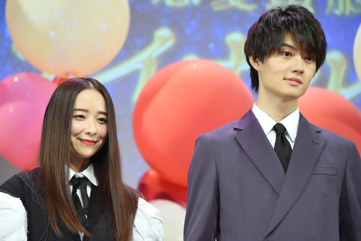 「かぐや様は告らせたい ～天才たちの恋愛頭脳戦～ ファイナル」完成披露舞台挨拶の様子。