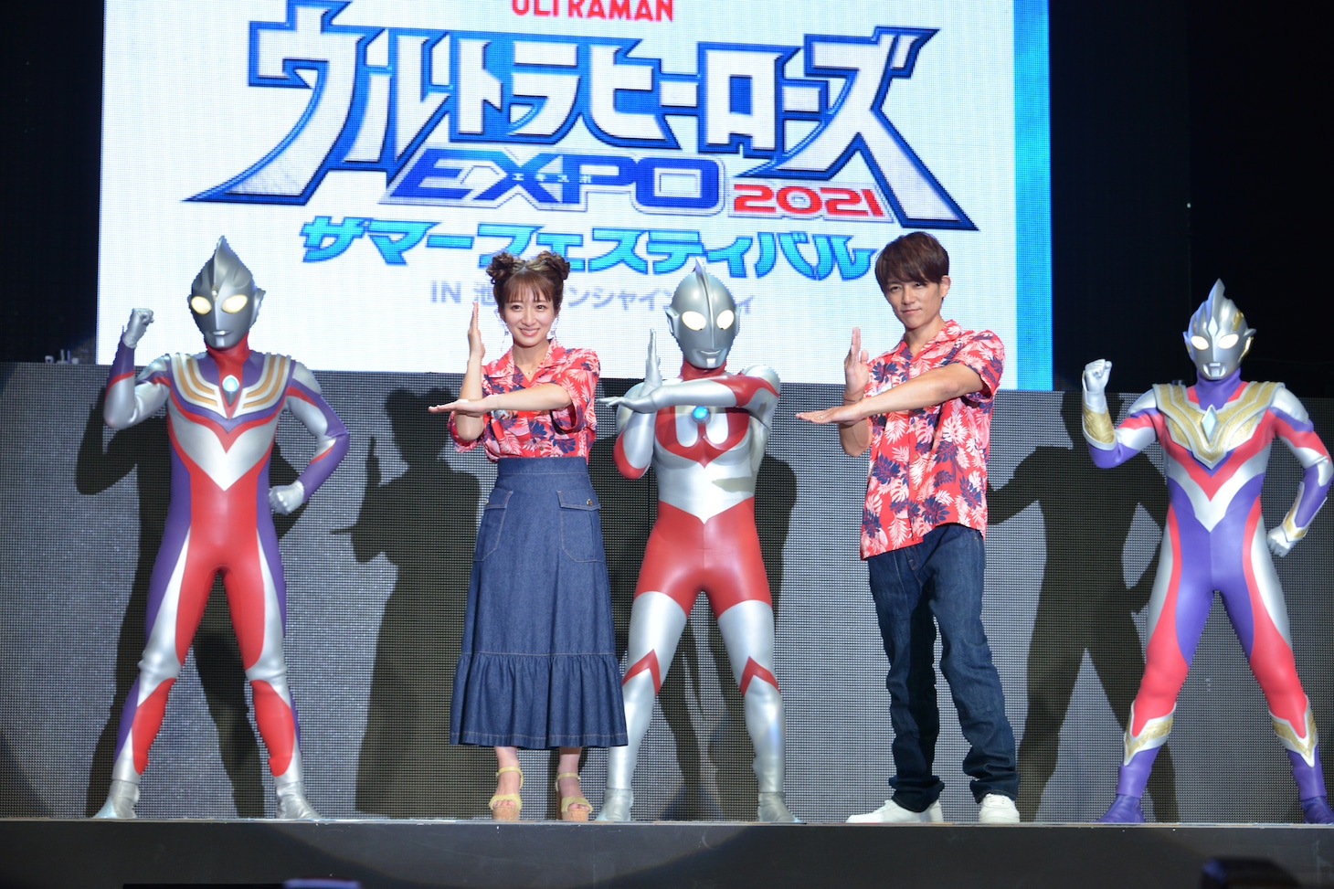 「ウルトラヒーローズEXPO 2021 サマーフェスティバル IN 池袋・サンシャインシティ」オープニングセレモニーの様子。