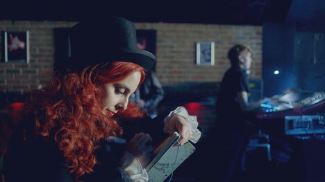 「ビルド・ア・ガール」