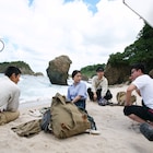 柳楽優弥、有村架純、三浦春馬が海で過ごす「太陽の子」メイキング写真