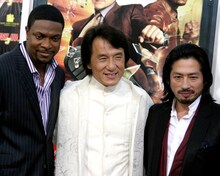 2007年の真田広之（右）、ジャッキー・チェン（中央）、クリス・タッカー（左）。（写真提供：2007 Kathy Hutchins / Hutchins / Newscom / ゼータ イメージ）