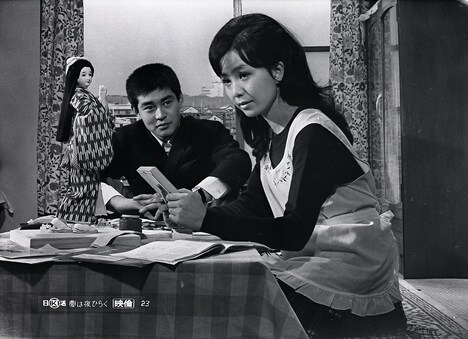 「夢は夜ひらく」