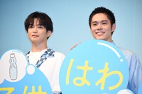 左から千葉雄大、細田佳央太。