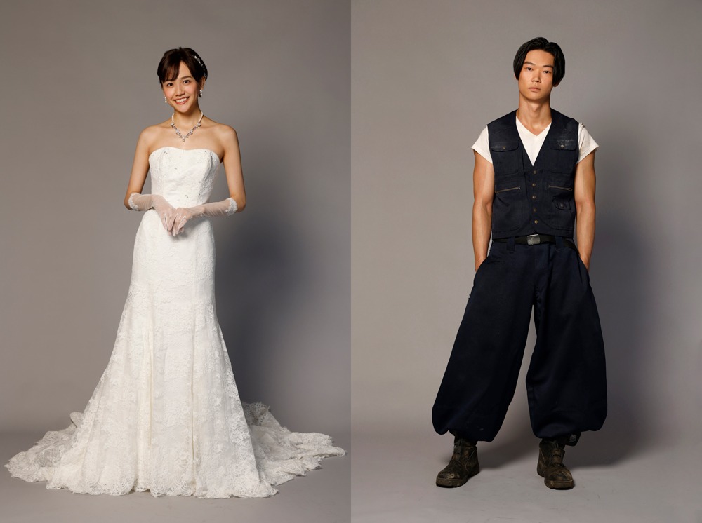 左から仁美役の松井愛莉、まなぶ役の笠松将。