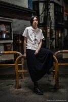 「CURE キュア」シャワーヘッド T-Shirtの着用イメージ。(c)KADOKAWA 1997