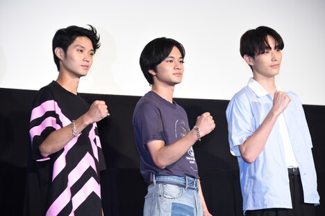 左から磯村勇斗、北村匠海、杉野遥亮。