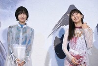 左から佐倉綾音、三森すずこ。