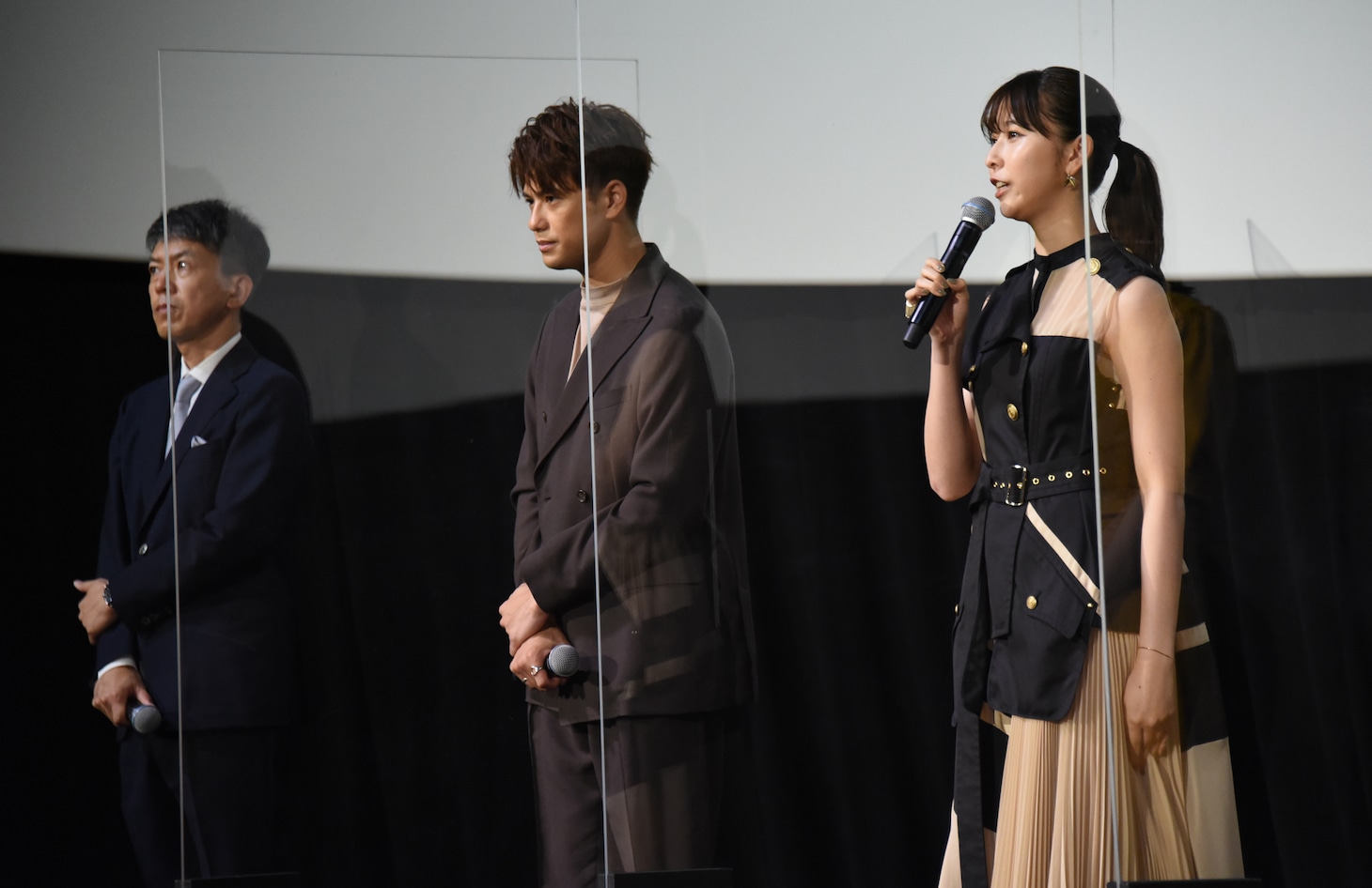 左から河合勇人、森崎ウィン、玉井詩織。