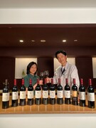 左から竹島由夏、平山浩行。