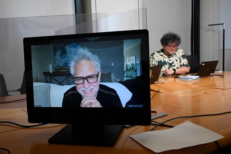 ジェームズ・ガンと樋口真嗣の対談の様子。