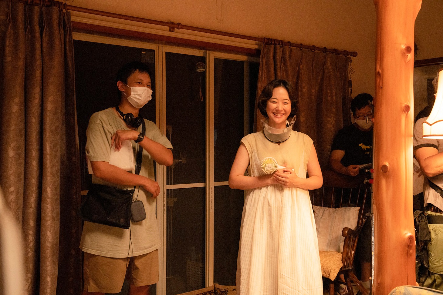 「先生、私の隣に座っていただけませんか？」メイキング写真。左から堀江貴大、黒木華。