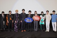 「ゼロワン Others 仮面ライダーバルカン＆バルキリー」完成披露舞台挨拶の様子。左から中山咲月、山口大地、砂川脩弥、中川大輔、岡田龍太郎、井桁弘恵、鶴嶋乃愛、桜木那智、筧昌也。