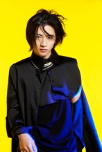 飯島寛騎セカンド写真集「六彩」表紙