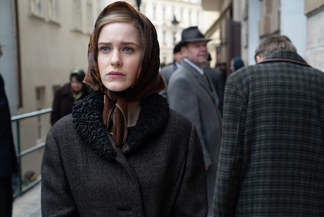 「クーリエ：最高機密の運び屋」新場面写真