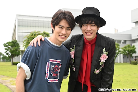 左から前田拳太郎、内藤秀一郎。