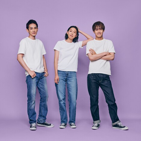 左から町田啓太、江口のりこ、赤楚衛二。