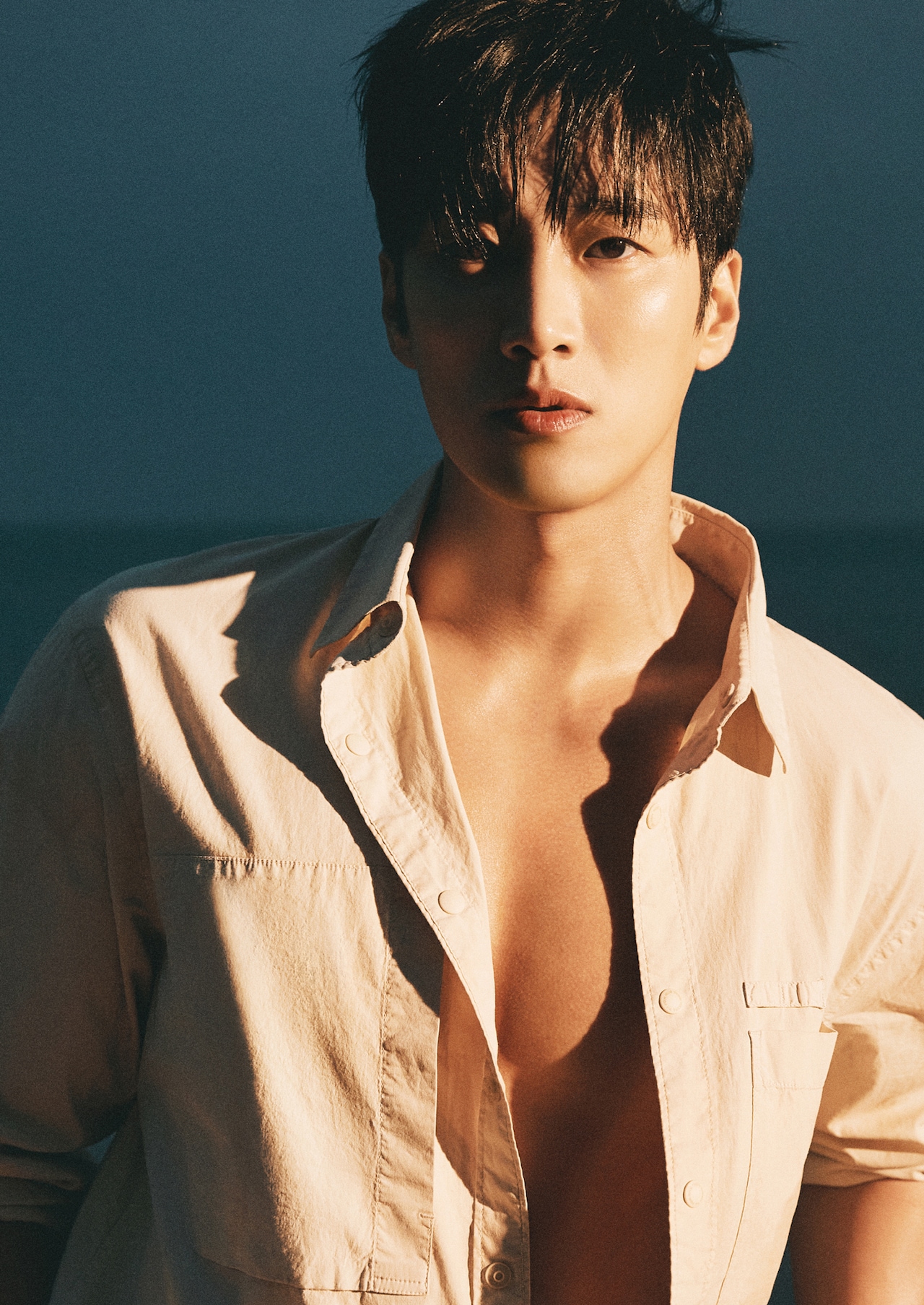 「梨泰院クラス」財閥御曹司役、アン・ボヒョンの初写真集が発売