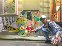 愛知・シネマスコーレを訪れた際の田中俊介。（写真提供：田中俊介）