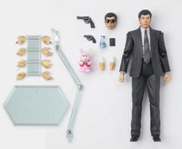 タカのフィギュアとパーツ。