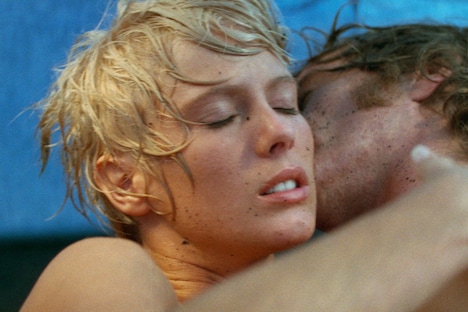 「渚の果てにこの愛を」