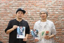 左からウエダアツシ、MCの森直人。