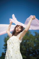 桜井日奈子の2022年版カレンダーブックより。（東京ニュース通信社刊）