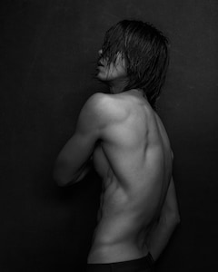 山下智久の写真集「Circle」発売、“100年後に残るタイムレスな表現”を 