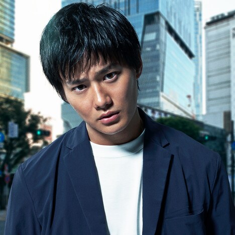 野村周平演じる鶴田祐介。