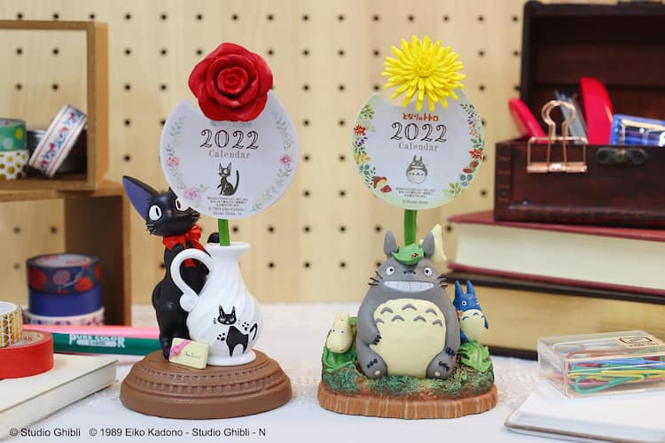 となりのトトロ 魔女の宅急便 一輪の花のような22年版カレンダー 映画ナタリー