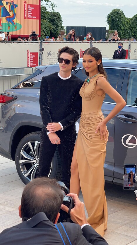 左からティモシー・シャラメ、ゼンデイヤ。