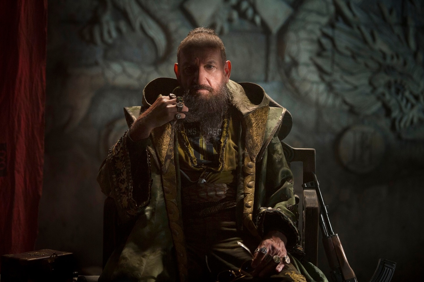 「アイアンマン3」より、ベン・キングズレー演じるマンダリンを名乗る男。