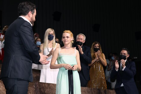 クリステン・スチュワート(中央) (c)Kazuko Wakayama