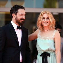 左からパブロ・ラライン、クリステン・スチュワート。(c)Kazuko Wakayama