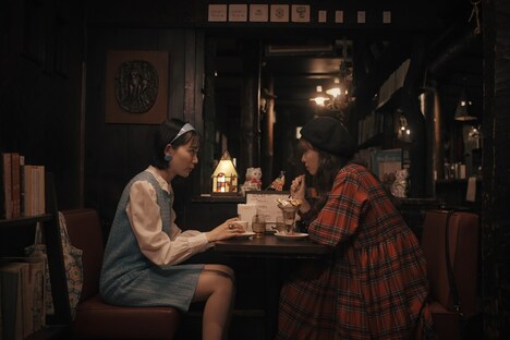 「DIVOC-12」より、「あこがれマガジン」。