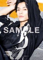 ローソンエンタテインメント購入者特典となるL判生写真のビジュアル。