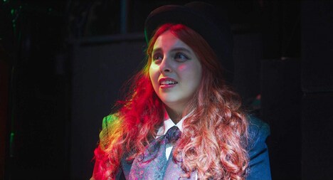 「ビルド・ア・ガール」新場面写真