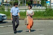 「先生、私の隣に座っていただけませんか?」