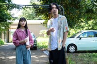 「先生、私の隣に座っていただけませんか？」