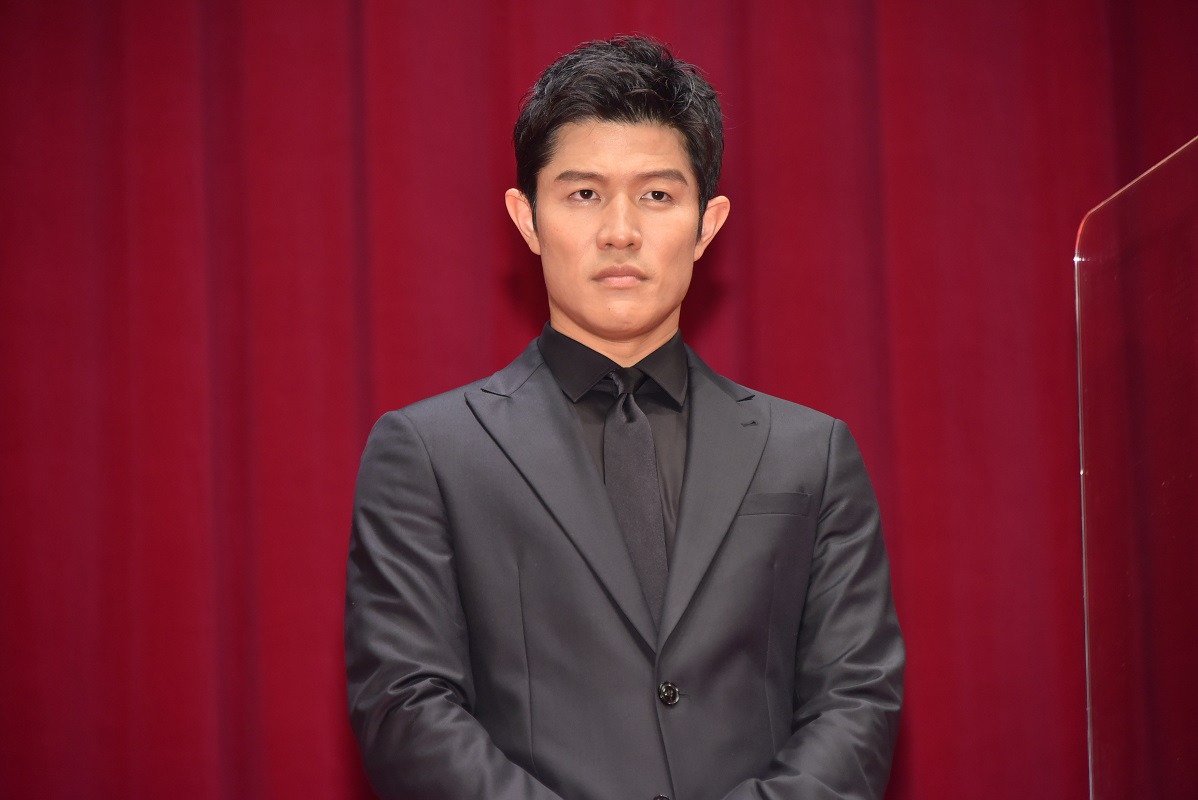 鈴木亮平
