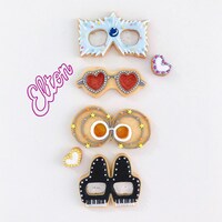 「ロケットマン」をモチーフにしたアイシングクッキー。